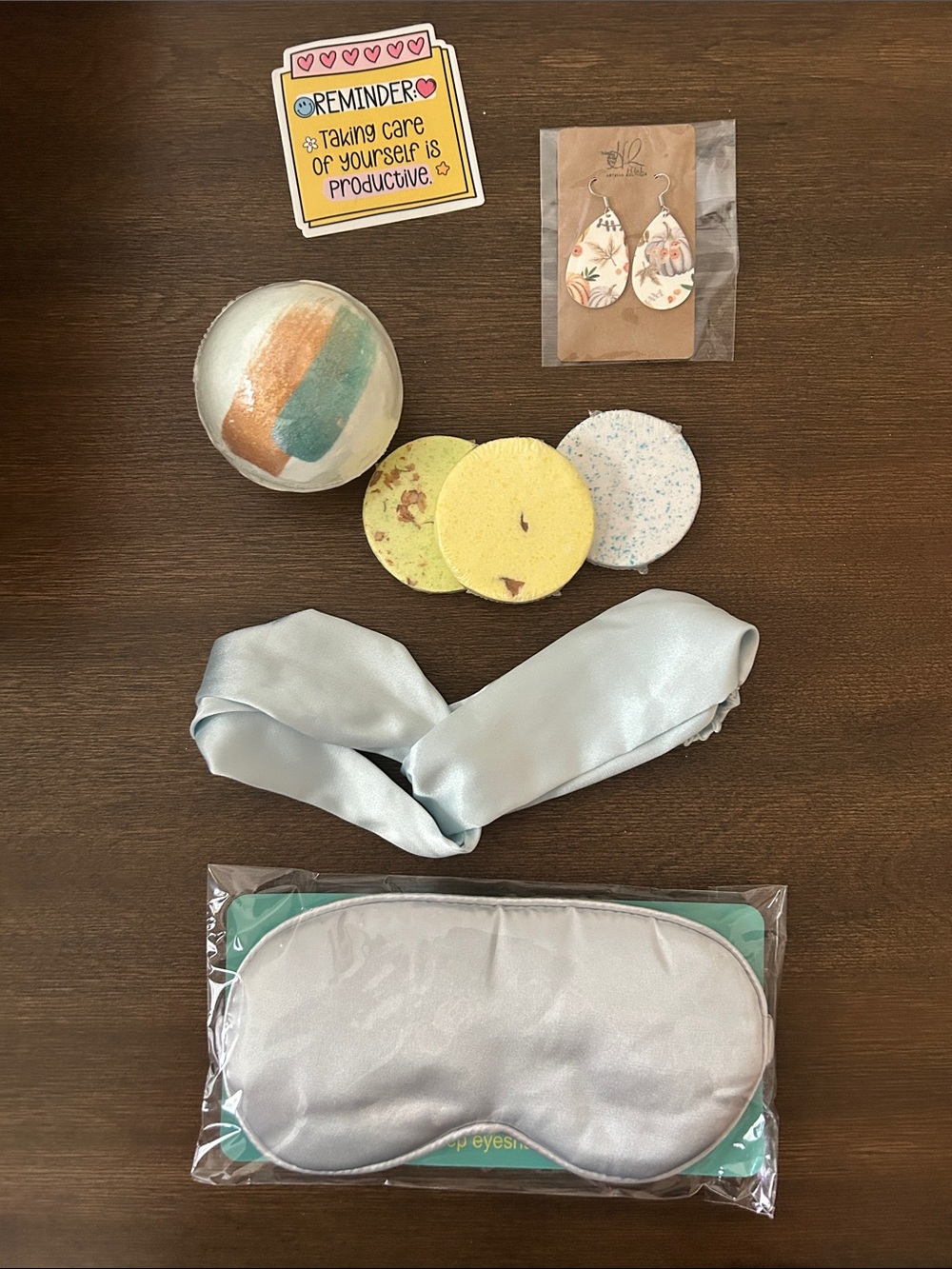 Relaxing Women's Bath & Body Gift Set - Light Blue Eye Mask & Spa Accessories